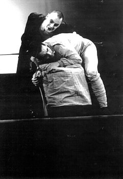 Günter als Teufel mit Gordon Leif als Soldat in »Geschichte vom Soldaten«