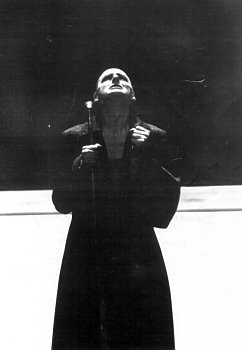 Günter als Teufel in »Geschichte vom Soldaten«