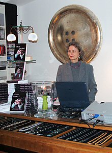 Maja vor ihrer Lesung