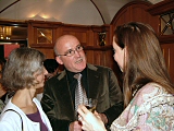 Joachim Weisser mit Ex-Tänzerinnen